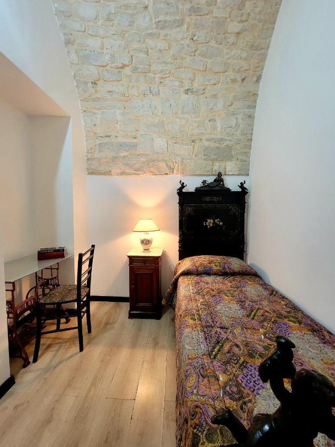 Giovinazzo Historic Apulia Old Town Stone House With Private Patio Apartamento Exterior foto