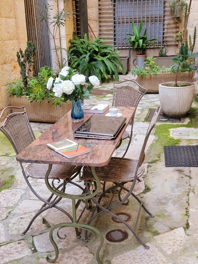 Giovinazzo Historic Apulia Old Town Stone House With Private Patio Apartamento Exterior foto